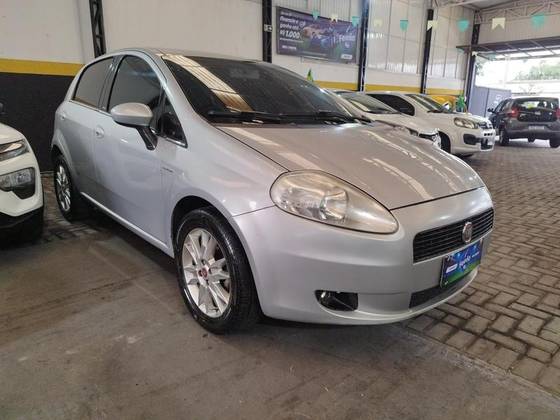 FIAT PUNTO 1.6 ESSENCE 16V FLEX 4P AUTOMATIZADO FIAT PUNTO 1.6 ESSENCE 16V FLEX 4P AUTOMATIZADO